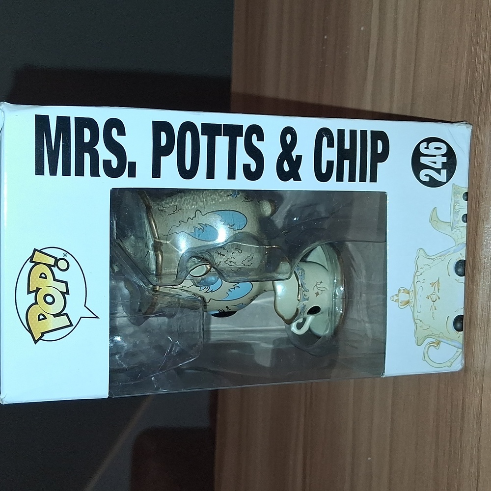 POP Beauty & The Beast's Mrs. Potts & Chip - Picture 3 of 8